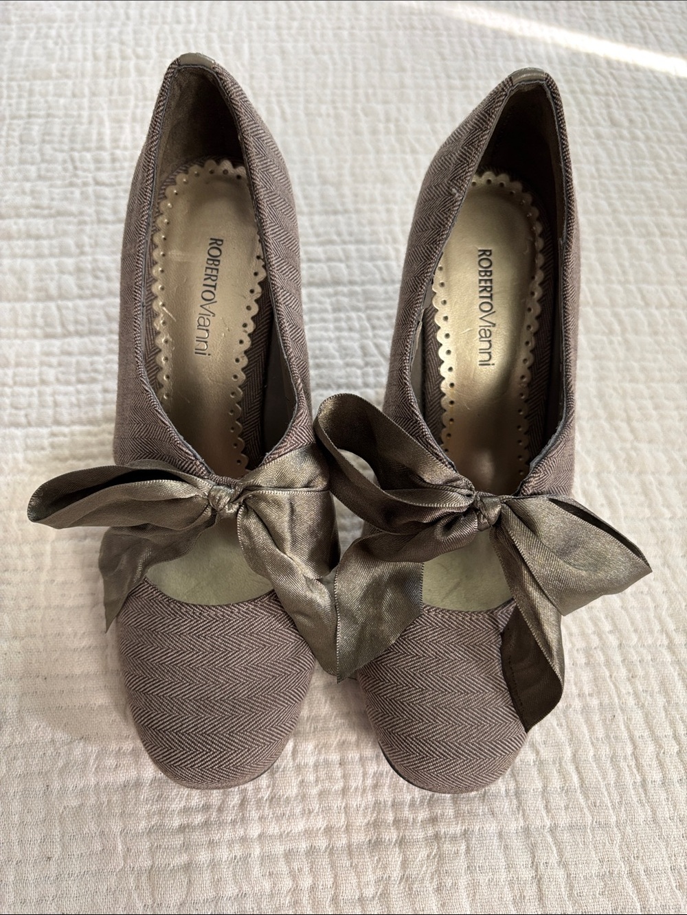 Roberto Vianni Herringbone Brown Bow Cutout Pumps Size 6 - Picture 8 of 12